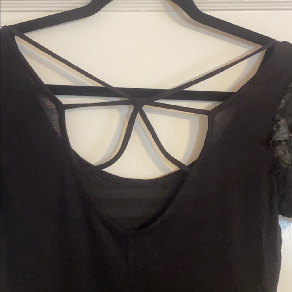 Layered Ruffle Detail Top - Picture 6 of 7